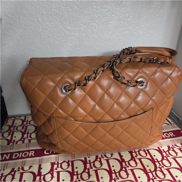 TRADES WELCOME Chanel Tan Quilted Caviar Leather Large Shopping Tote - Picture 6 of 7